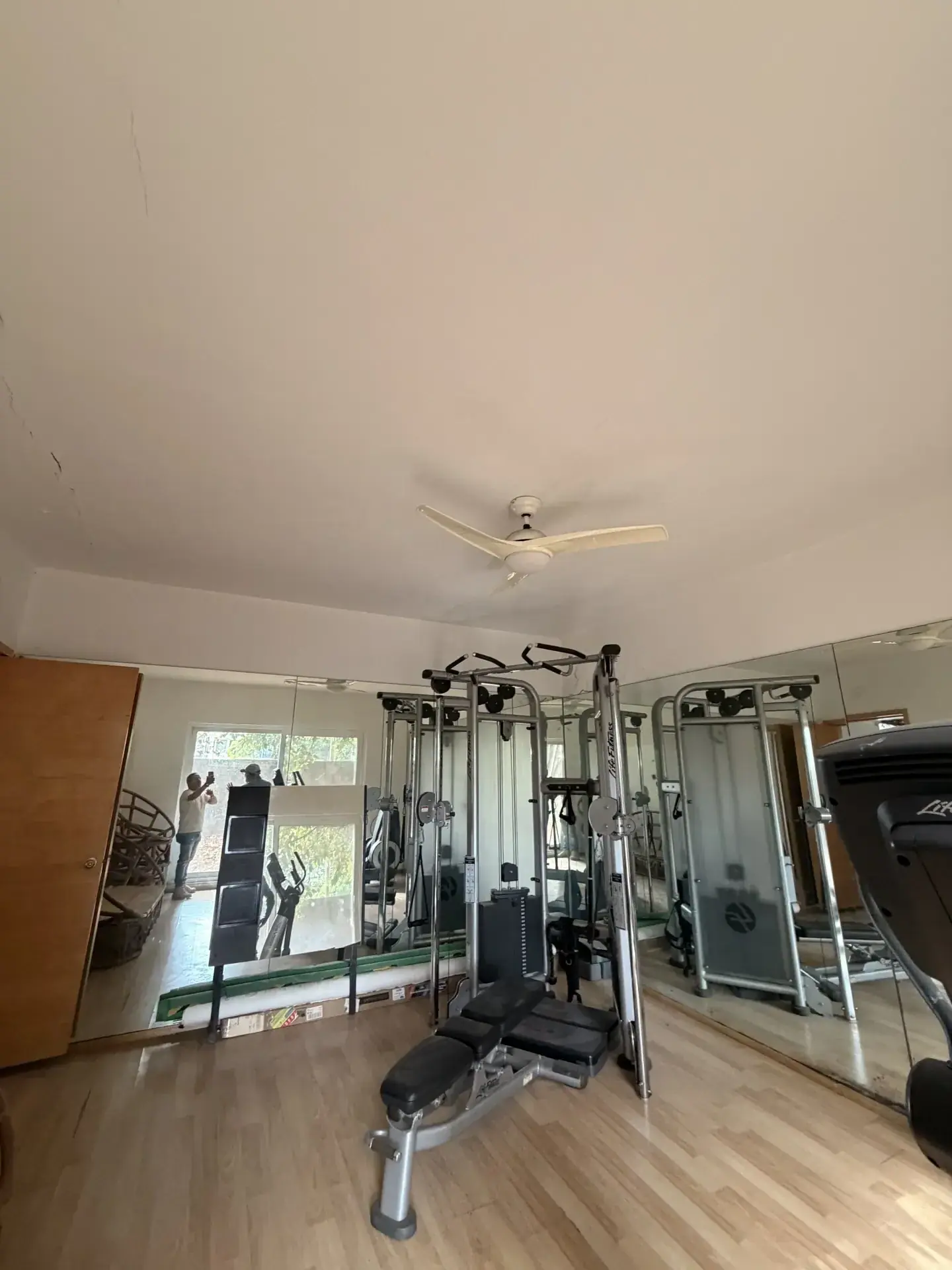 Servicio de maquinaria para demolicion con personal y maquinaria especializada, enfocado en seguridad, retiro de escombro y avance de obra en Guadalajara, Jalisco.
