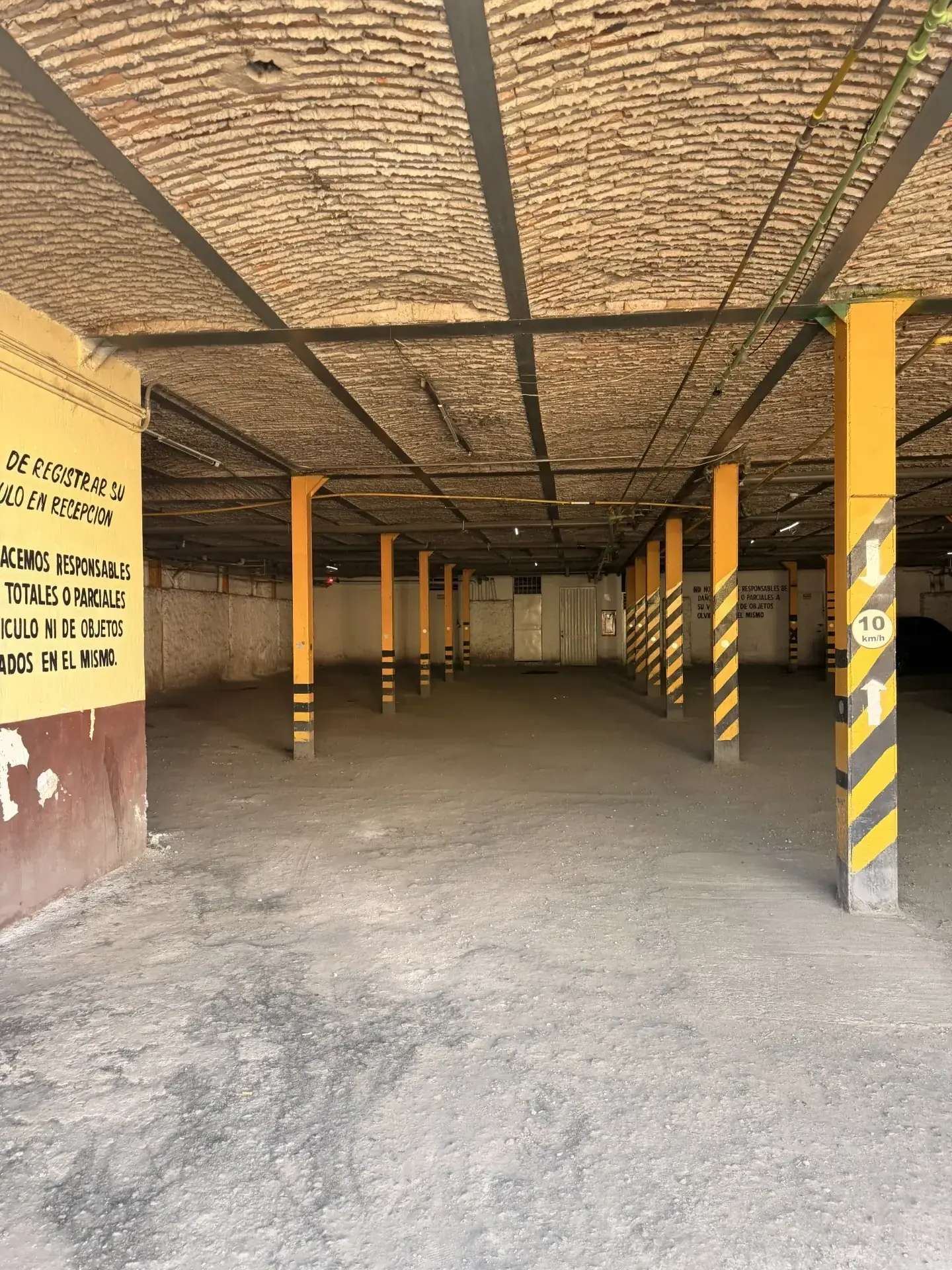 Servicio de trabajo en concreto con personal y maquinaria especializada, enfocado en seguridad, retiro de escombro y avance de obra en Guadalajara, Jalisco.